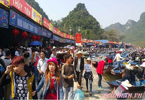 Lịch khai hội và một số điểm mới về lễ hội Chùa Hương 2017